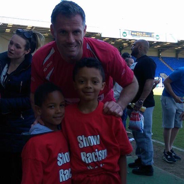 selinajayneLLB's tweet photo. @Carra23 with a few young fans. What a gentleman, he was so accommodating to everyone he could. Thank you Jamie ⭐️ https://t.co/BJu0KOAVD0