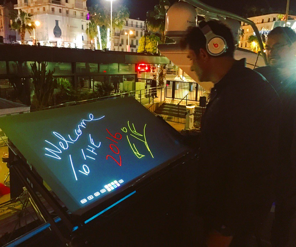 VirtualDJstar's tweet photo. Virtuel DJ enflamme le FIF!! #festivaldecannes #fif2016 #cannes #yachtparty #privateparty #vip #virtueldj #fif #dj https://t.co/kxTKCNm0M7