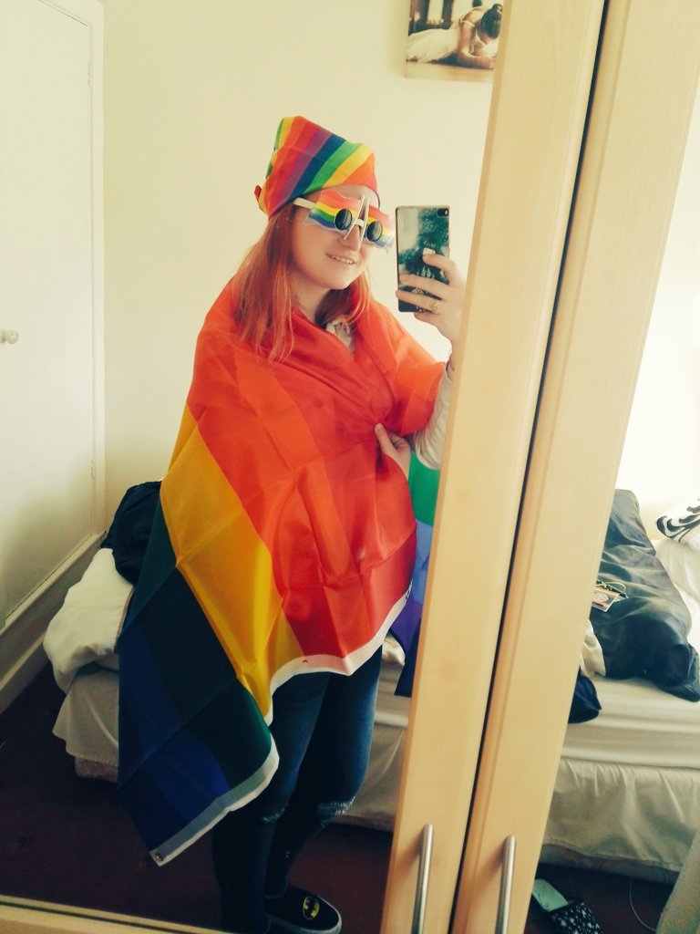 CallMeHelen21's tweet photo. Hola, soy hetero. https://t.co/olKBbWBqoT