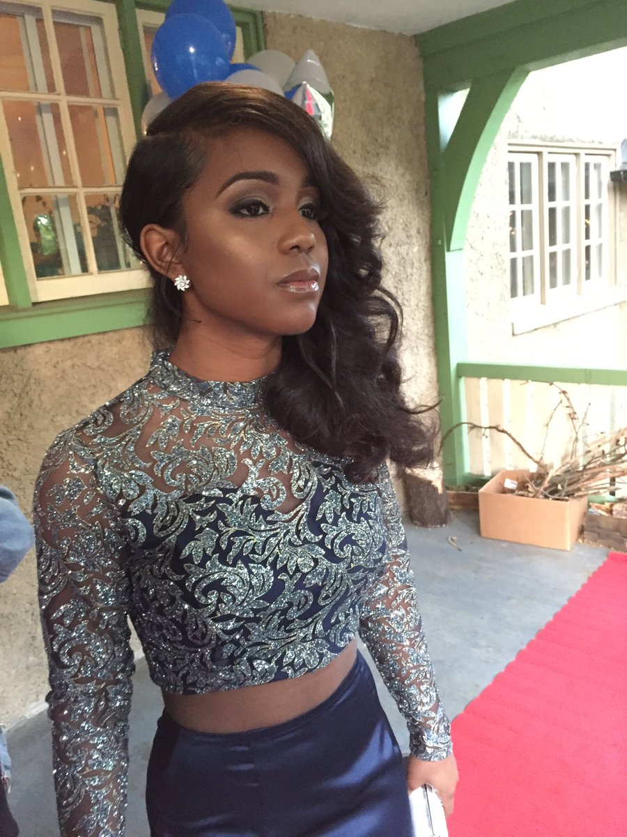 setchie_'s tweet photo. What a beautiful night to live my beautiful life #JrProm2k16 https://t.co/cMXpSe7V04