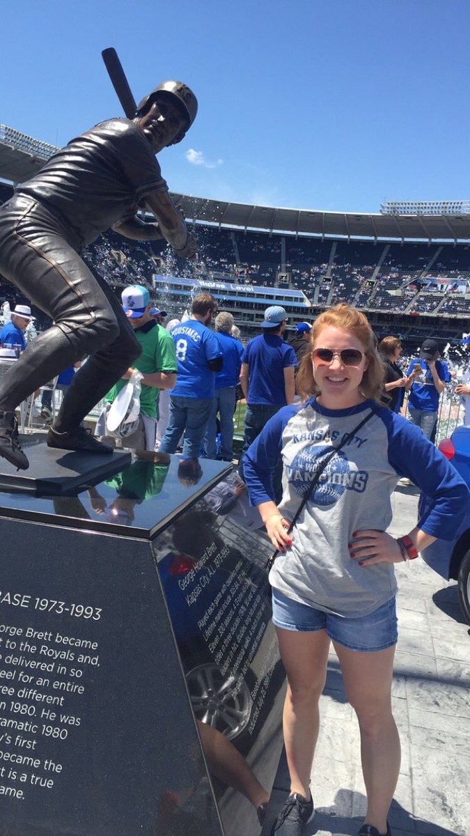 JaimeHackmann's tweet photo. Birthday Twins with George Brett.  Happy Birthday Maggie! #ForeverRoyal https://t.co/lRkpH210bP