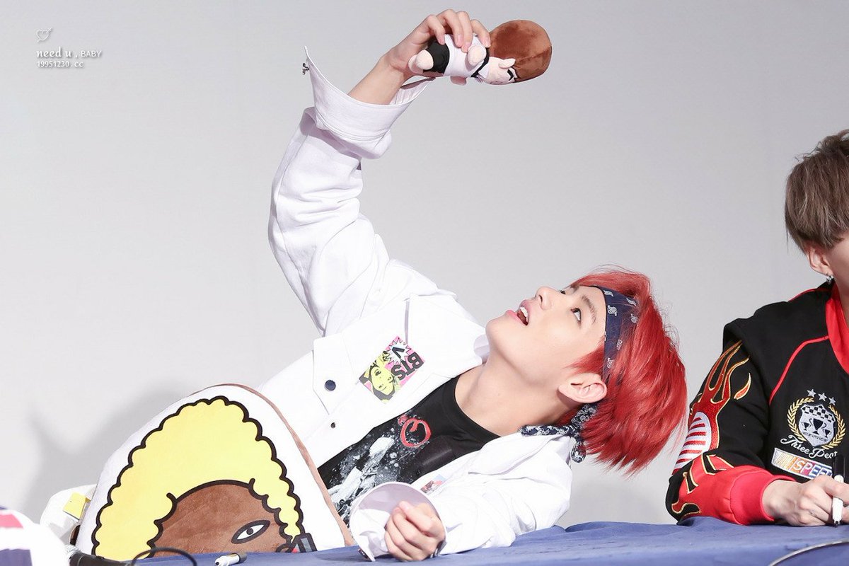 mylovebangtan's tweet photo. Ne salak çocuksun yemin ederim mıncırasım geliyor  #방탄소년단 https://t.co/hgR6QKUoX5