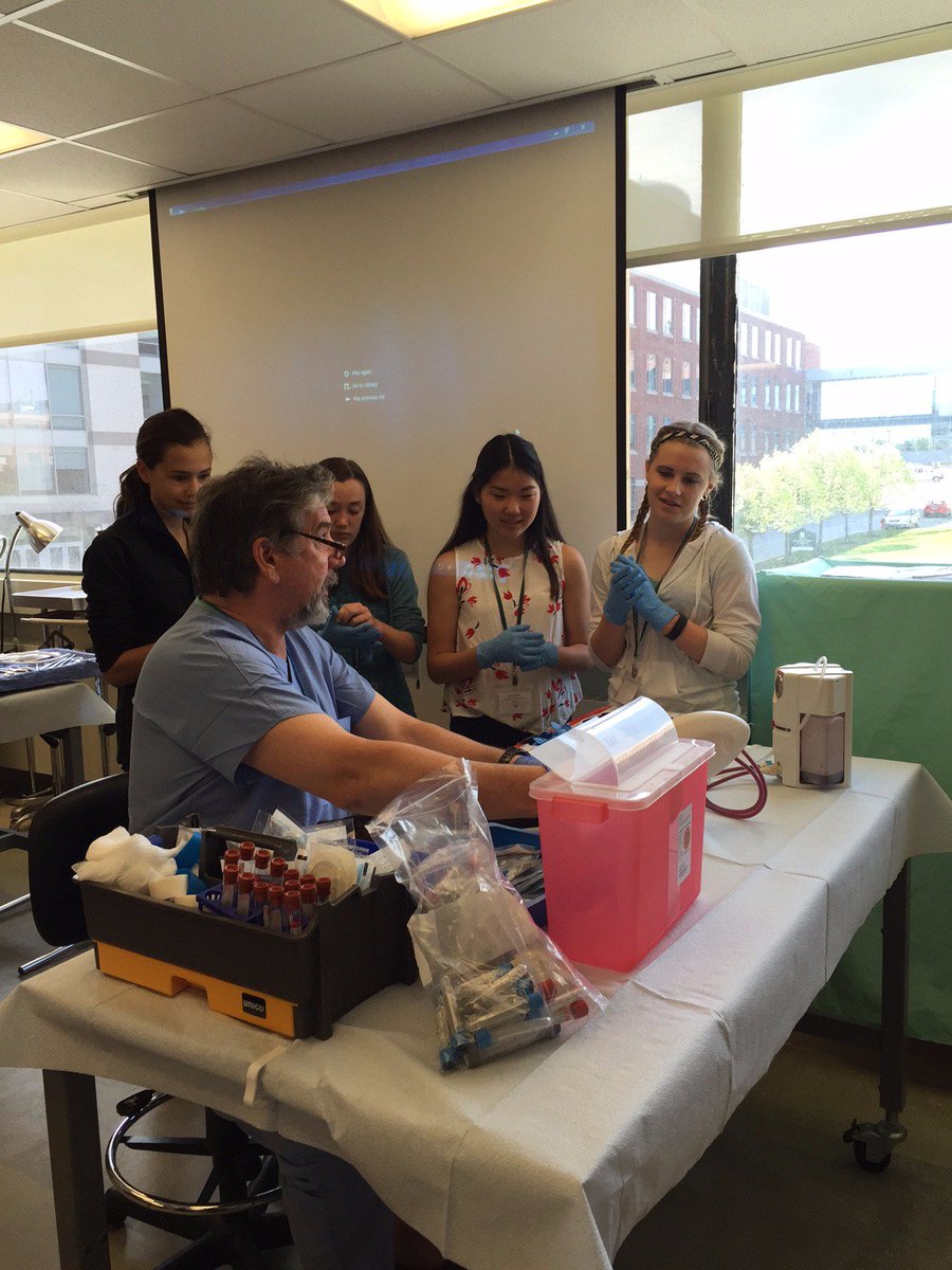 BrownsRiverMS's tweet photo. Girls' Science Discovery Day at UVM College of Medicine https://t.co/2vaLAObAD6