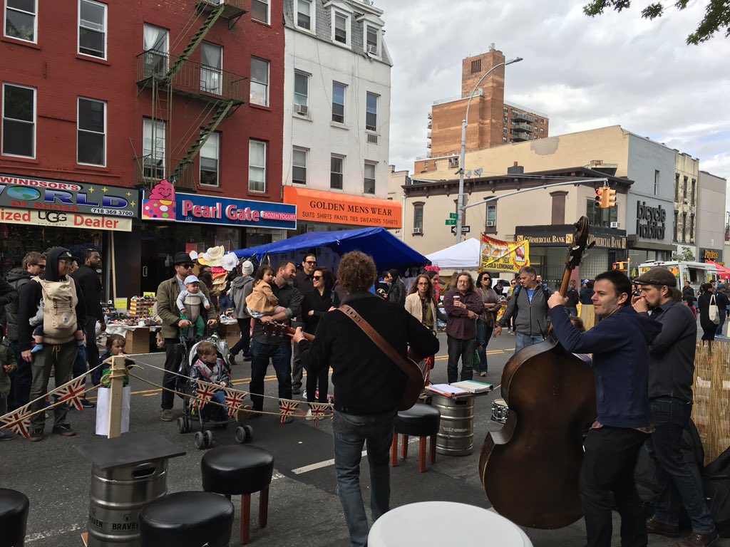 Fifth Ave Street Fair is going off! Music and booze! ❤️ #theotherfifth