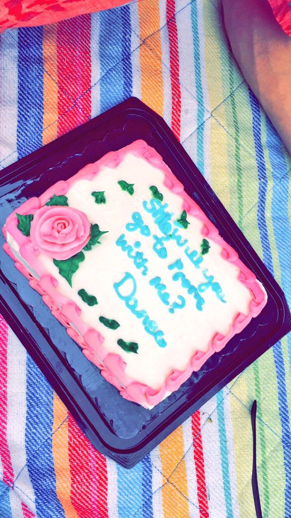 BHHSPromposals's tweet photo. This promposal was as sweet as cake!!! @ThorneinmiSide @AshleyWade15 🎂🎂🎂😍 https://t.co/eHCrUrfhiY