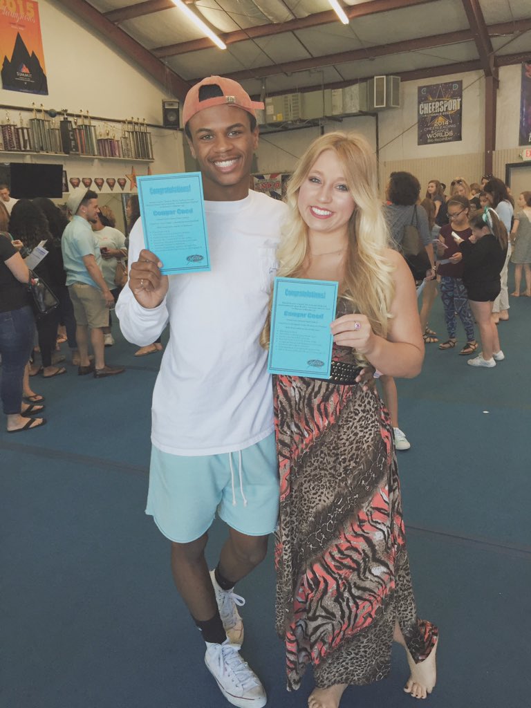 Marrvvv__'s tweet photo. Cougars go Coed 😻 W/ my baby Cullen https://t.co/CYK0v8Czsk