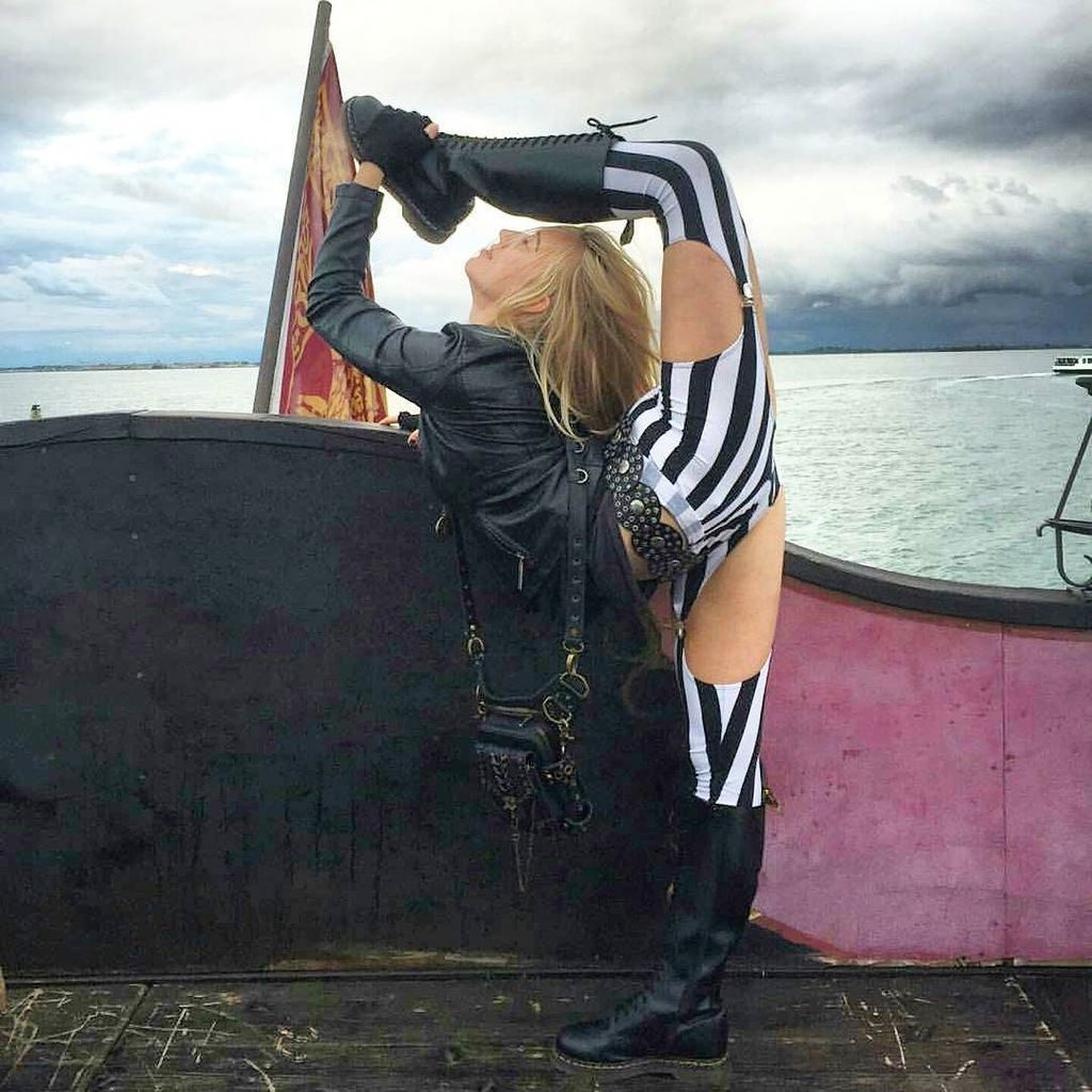 JungleTribeLA's tweet photo. Getting bendy in Italy with @thekerrifairy and her #blasterJT bag! Available in black or brown leather at … https://t.co/qZLhUIVdt8