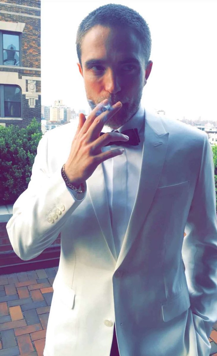 girlstuff411's tweet photo. May 3rd ~ May 13th #NYRob #RobertPattinson 🔥😍😍🔥 https://t.co/938eYq9bLh