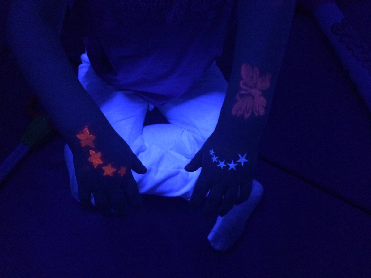 Uniquely_Mo's tweet photo. Mini-me's gone #Neon @VannaButtons Think there could be a lot of 'sensory room' time for a while! #UVFun https://t.co/FVgKKqKrG0