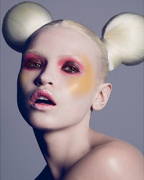 RubyBirdStudio's tweet photo. One of our favorite shots from #AlbertoMariaColombo's new @models story. #photoshoot #makeup #studio520 https://t.co/m1f0bxNJmN
