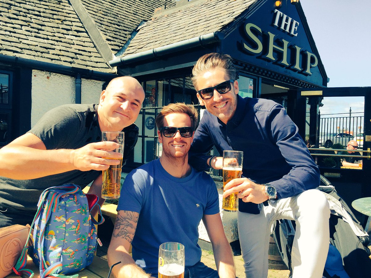 Gormanley's tweet photo. Love the odd #spontanoues day #best mates @JRLynch26 irvine #ayrshire @stephimrie26 @AngelStarband 🇬🇧🍺✔️☀️😉 https://t.co/cuz6YNgK7E