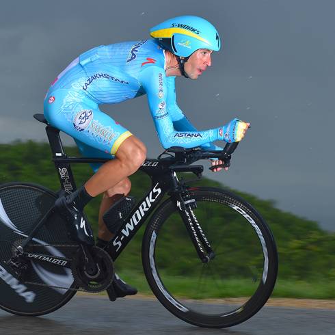 Cyclingnewsfeed's tweet photo. Nibali takes no risks, but gets minimal gains in @giroditalia @astanateam TT https://t.co/iEpU6Yp2Yo https://t.co/ptEQvRuRIF