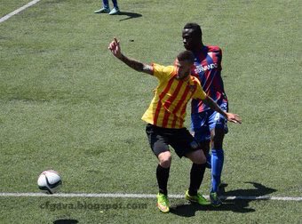 RuizandGomez's tweet photo. R&L/FGH #ESPAÑA🇪🇸-3a5,ENHORABUENA al @CFGava_oficial y a nuestro #Marco🇸🇳🇪🇸,suerte en el playoff #A2aB,⚽️🇸🇳🇪🇸👍🏿 https://t.co/4fxTuzaZzb