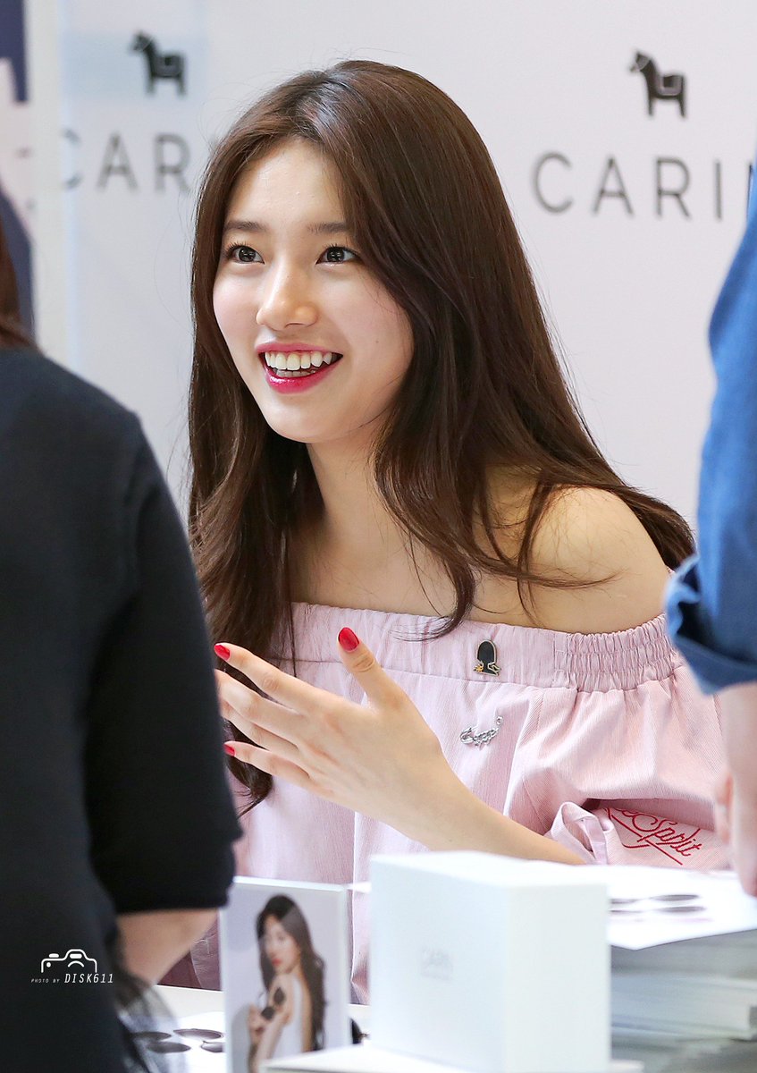 Disk Missa スジ Suzy 수지 Carinサイン会にて撮影 Missa 미쓰에이