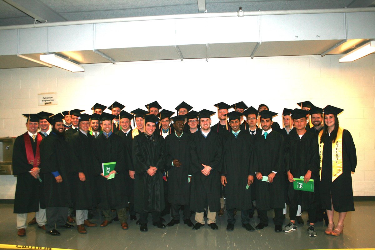 francaoi's tweet photo. Congrats @MissouriSandT Geological Engineering and Petroleum Engineering undergrads. #GoMiners2016 https://t.co/iJbpst8DwW