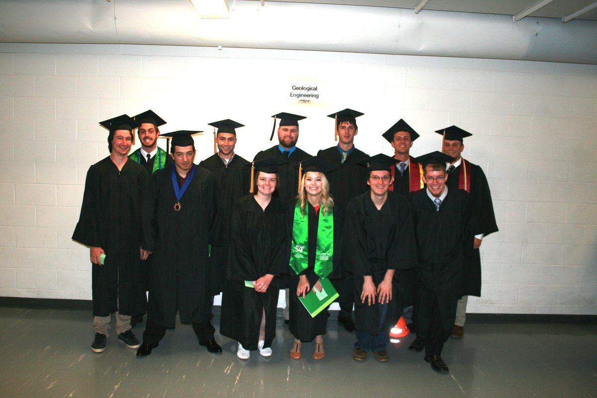 francaoi's tweet photo. Congrats @MissouriSandT Geological Engineering and Petroleum Engineering undergrads. #GoMiners2016 https://t.co/iJbpst8DwW