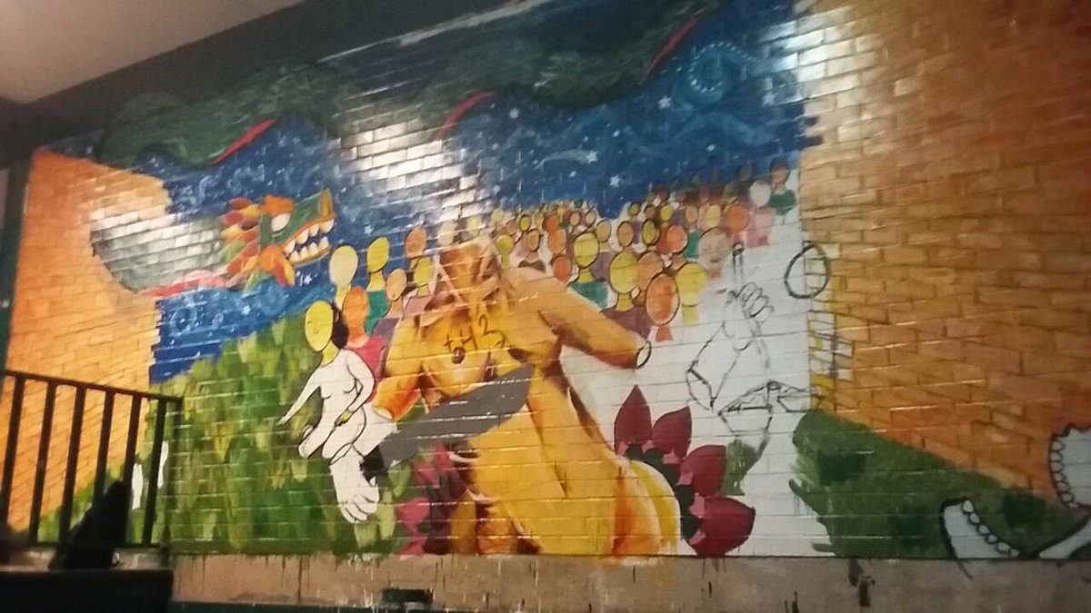 MuralCChSur's tweet photo. Mural en los espacios estudiantiles #MuralEnConstrucción #MuralismoColectivo #EdificioG #CCHSur #Justicia https://t.co/Q0T30bHk0Y