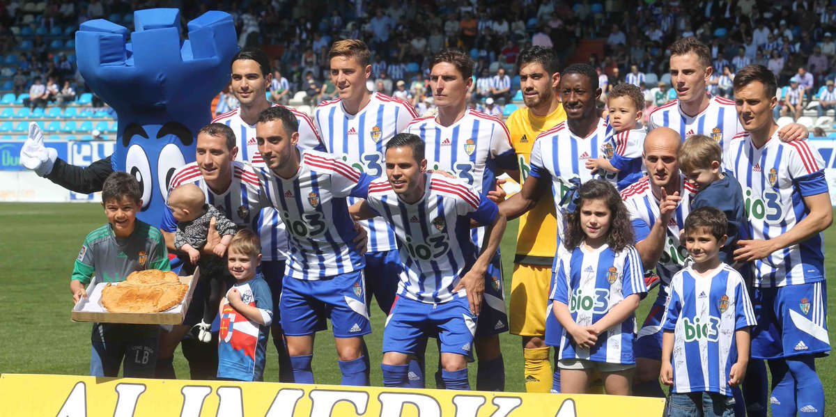 No falta nadie en la foto.Los niños,Depi,La empanada..Si esto ha servido para ganar bienvenido sea <a href="/SDP_1922/">SD Ponferradina SAD</a>