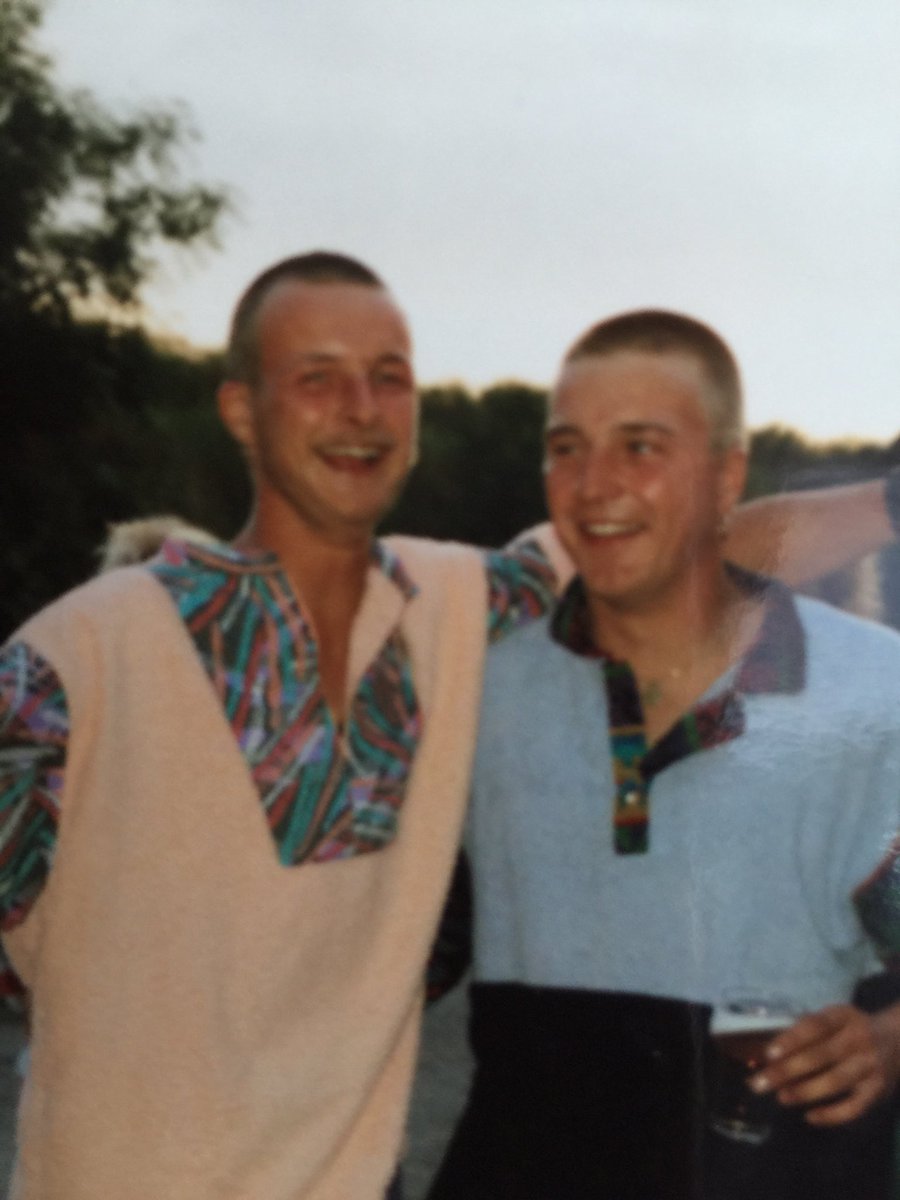 RaoulHelleman's tweet photo. @TX10emmie tot dat ik met deze man opstap ging https://t.co/9aW0ETooKt