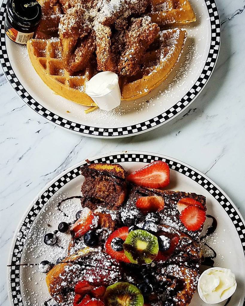 HebiyO's tweet photo. #ChickenandWaffles and Chocolate #Babka French Toast from Broad Street Diner in Keyport, N… https://t.co/gNLIrGlCpn https://t.co/73VZ27H8lp