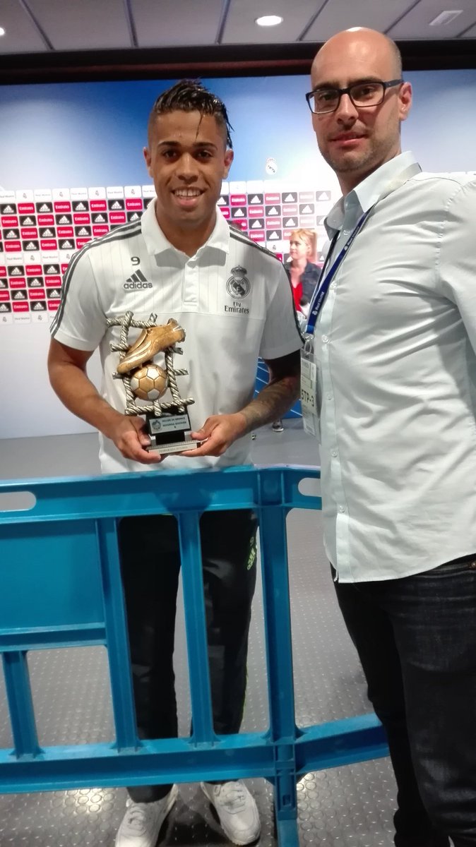 ConYSinBalon's tweet photo. Y el #KillerDeBronce es @marianodiaz9 con 25 tantos. 1 cada 67 minutos https://t.co/Gb0LNYIzLh