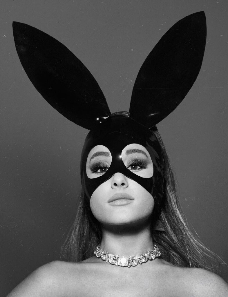 smthboutu's tweet photo. #5DaysTilDangerousWoman 
moonlight baby https://t.co/uWiHbQAfWB