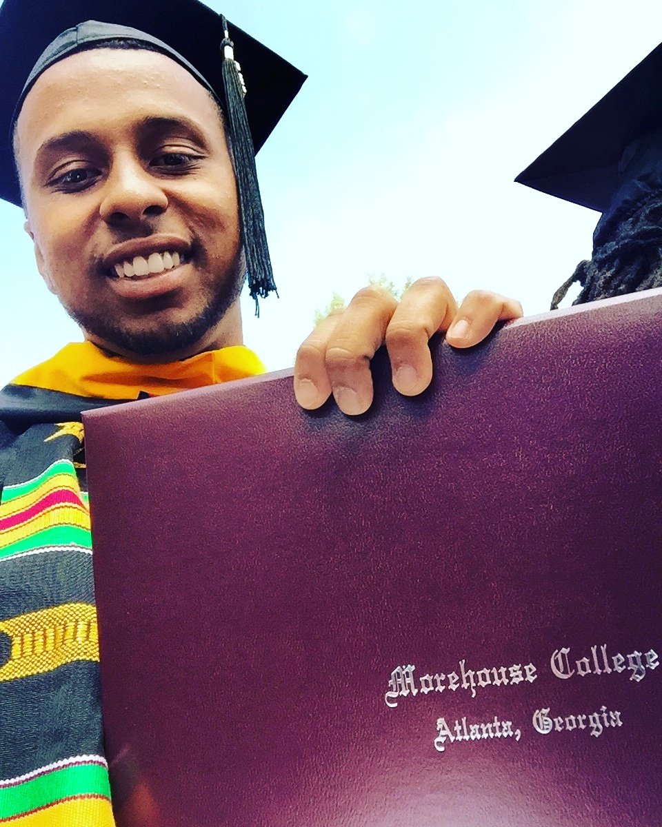 sane_disobay's tweet photo. My cousin @MrRightfornever graduated from #MorehouseGrad16 today! Congratz cuzz! #therealchrisjohnson https://t.co/9EbvENHIAK