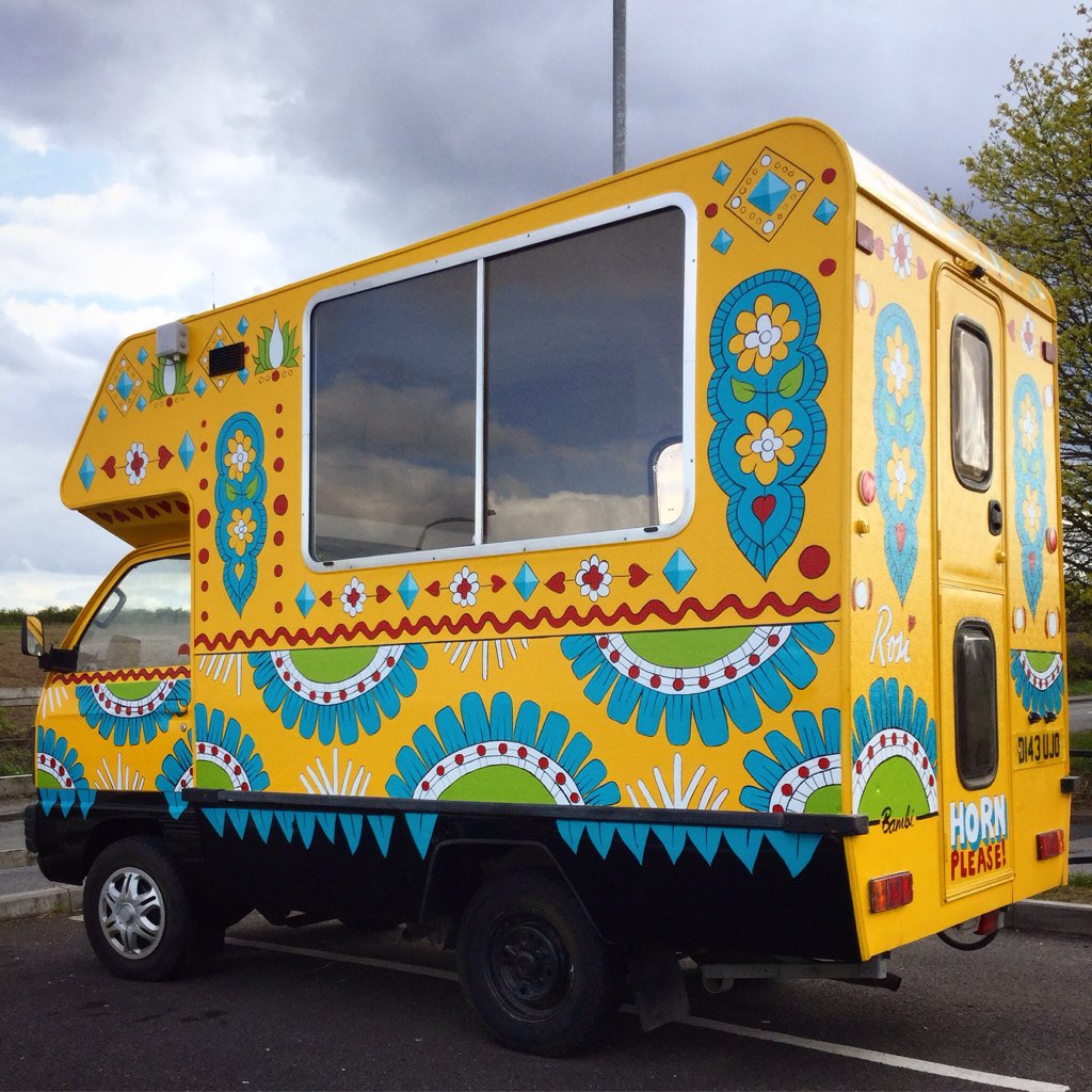 LittleLassiShop's tweet image. Rosi is ready for you @KERB_ #kerbdoesalchemy and she can't wait, bringing you spice soothers #BhangingLassis