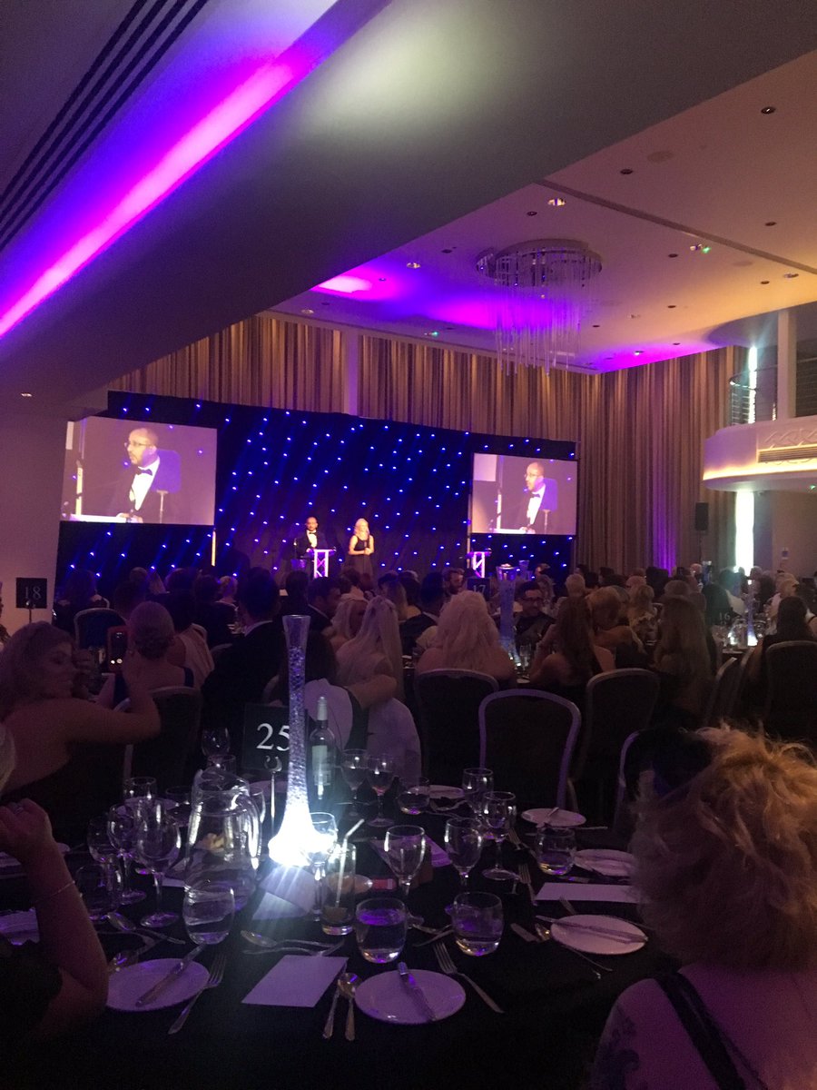 shelleylane_'s tweet photo. Fab night so far #hairandbeautyawards #Wales2016 @CreativeOceanic @milkshakehairuk https://t.co/ZoON0feKqm