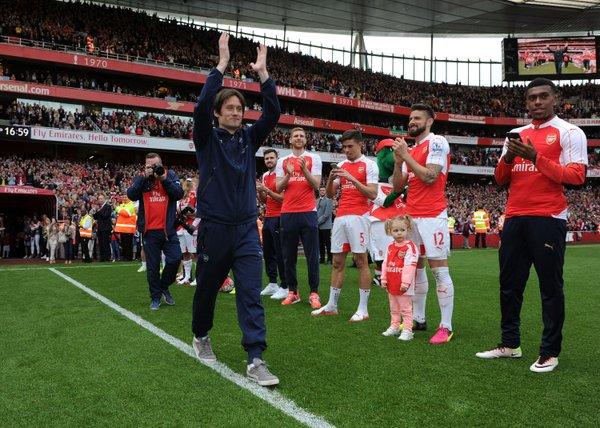 aliyu_figo's tweet photo. Goodbye #Rosicky7 @Arsenal https://t.co/HenBaLN66s