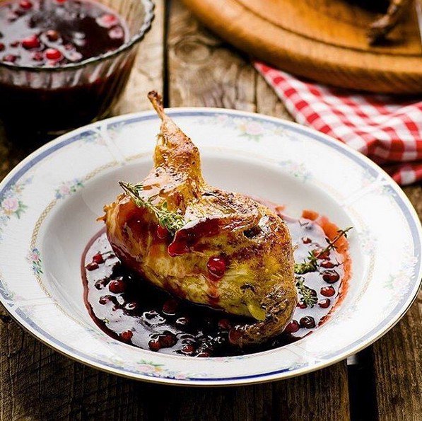 AllRecipes0's tweet photo. Stuffed baked quail with cranberry sauce - cooking method is here => https://t.co/1slybcHZ0m https://t.co/W2NyyiP8IG
