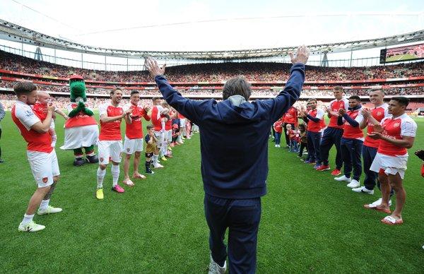 aliyu_figo's tweet photo. Goodbye #Rosicky7 @Arsenal https://t.co/HenBaLN66s