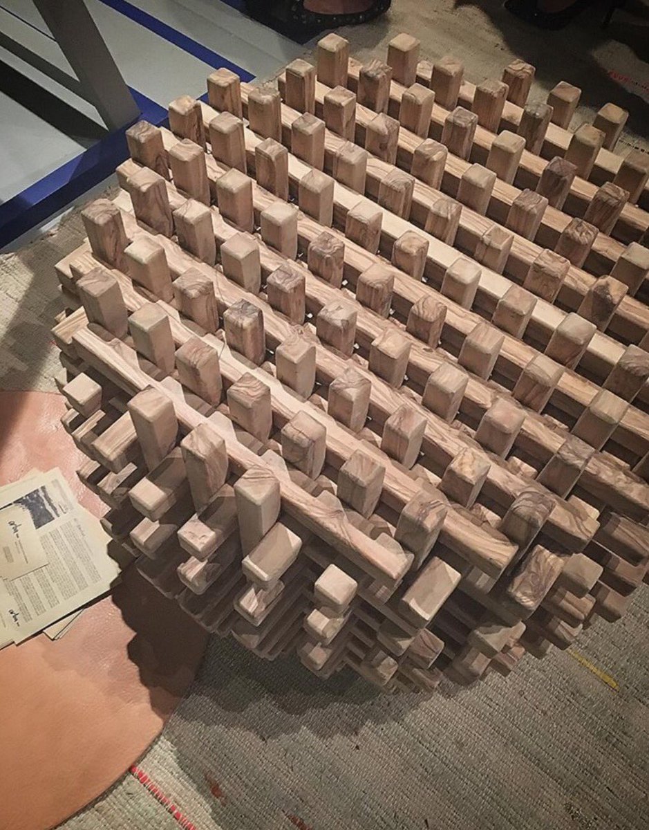 _iplusi's tweet photo. Surprisingly comfortable chair ElQanfud, by #Arba, #olive #tree #tunisianmarks #exhibit. @wanteddesign https://t.co/P29EzhtTfV