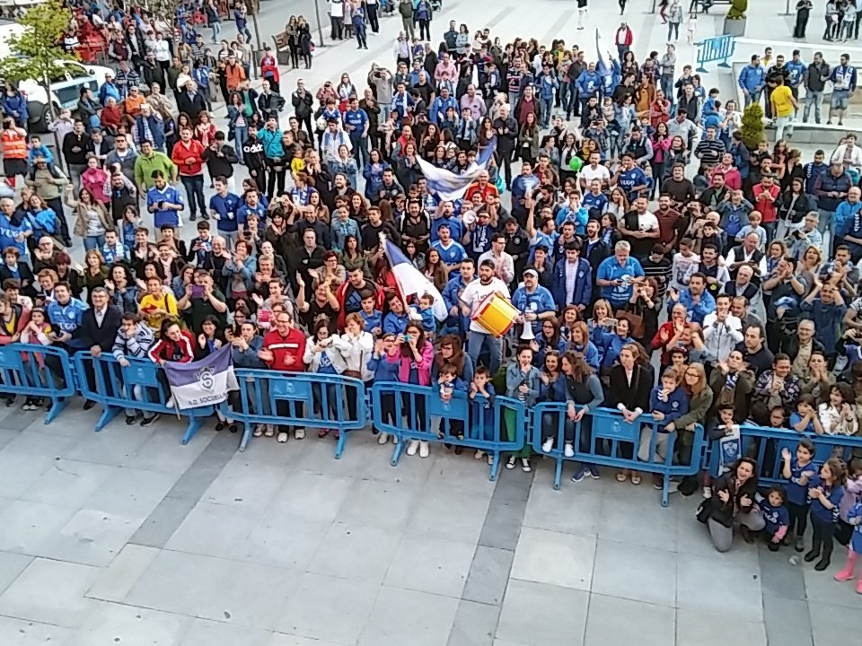 YugoUDS's tweet photo. Simplemente la mejor afición del mundo #SomosDePlayOff https://t.co/8Ffbobtdje