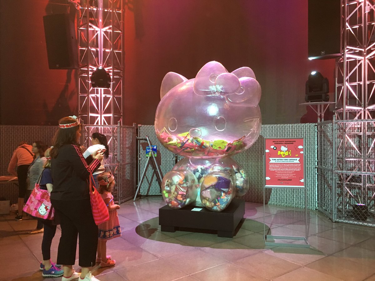 MoPOP's tweet photo. Our #HelloKittyEMP farewell wknd is so #kawaii! Last chance to see the @hellokitty exhibit today! Closing time: 5pm https://t.co/fPzw3Kdyuq