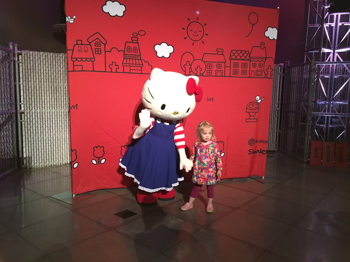 MoPOP's tweet photo. Our #HelloKittyEMP farewell wknd is so #kawaii! Last chance to see the @hellokitty exhibit today! Closing time: 5pm https://t.co/fPzw3Kdyuq
