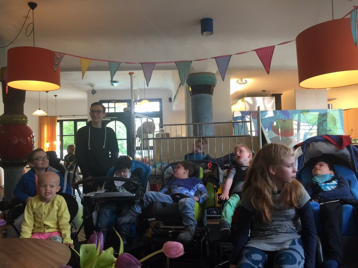 Vriendjes op een rij #energieziekte
<a href="/ferdinanddijkst/">ferdinand dijkstra</a> <a href="/forza4jenske/">team Forza4Jenske</a> 
<a href="/Sam_26_01_2011/">Forza4Sam!</a> <a href="/Forza4Sterre/">Sterre Wever</a> 
@saskiabuys