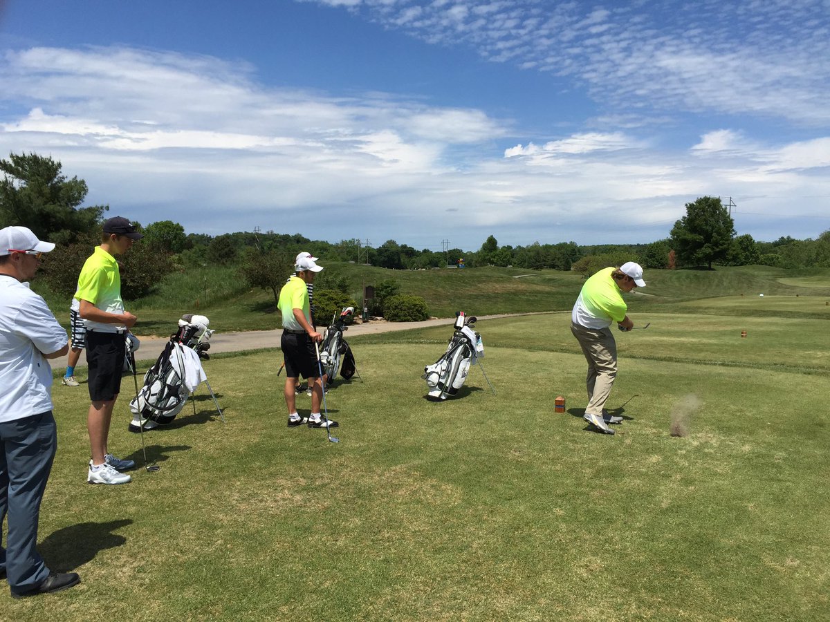 Sullivan_Hoops's tweet photo. Golf Team State practice round at Rivercut. Good luck boys! https://t.co/eeOBtbjQjX