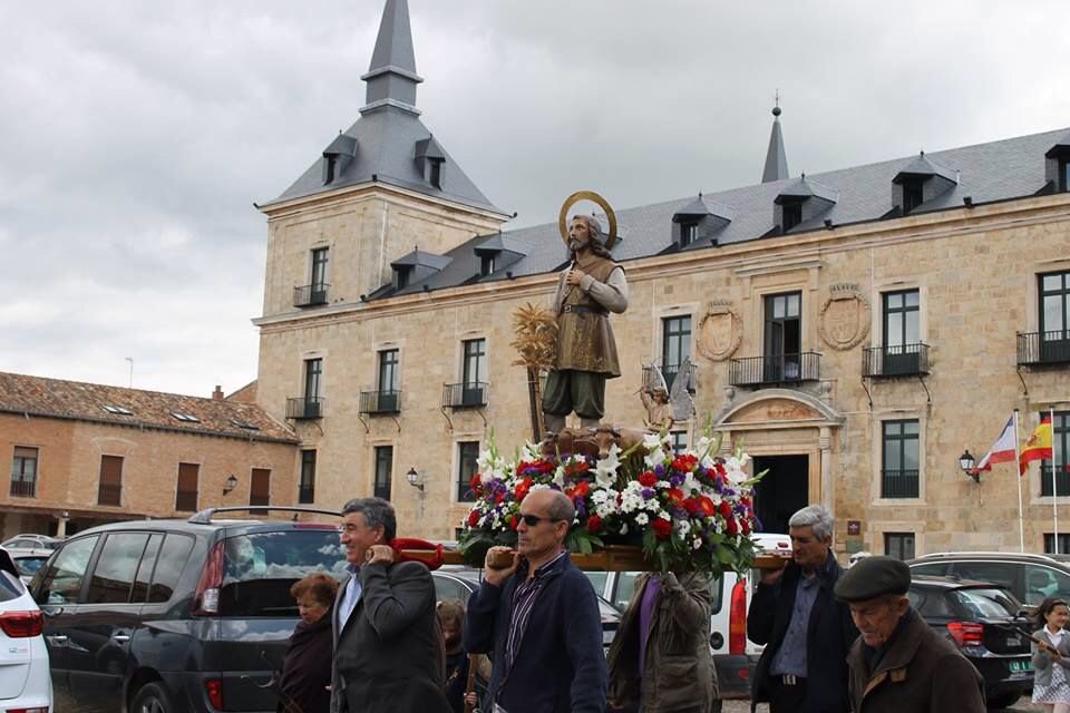 archiburgos's tweet photo. Una diócesis rural que homenajea a #SanIsidro el día de su fiesta https://t.co/868Y5SMSJc https://t.co/7242O2UMaP