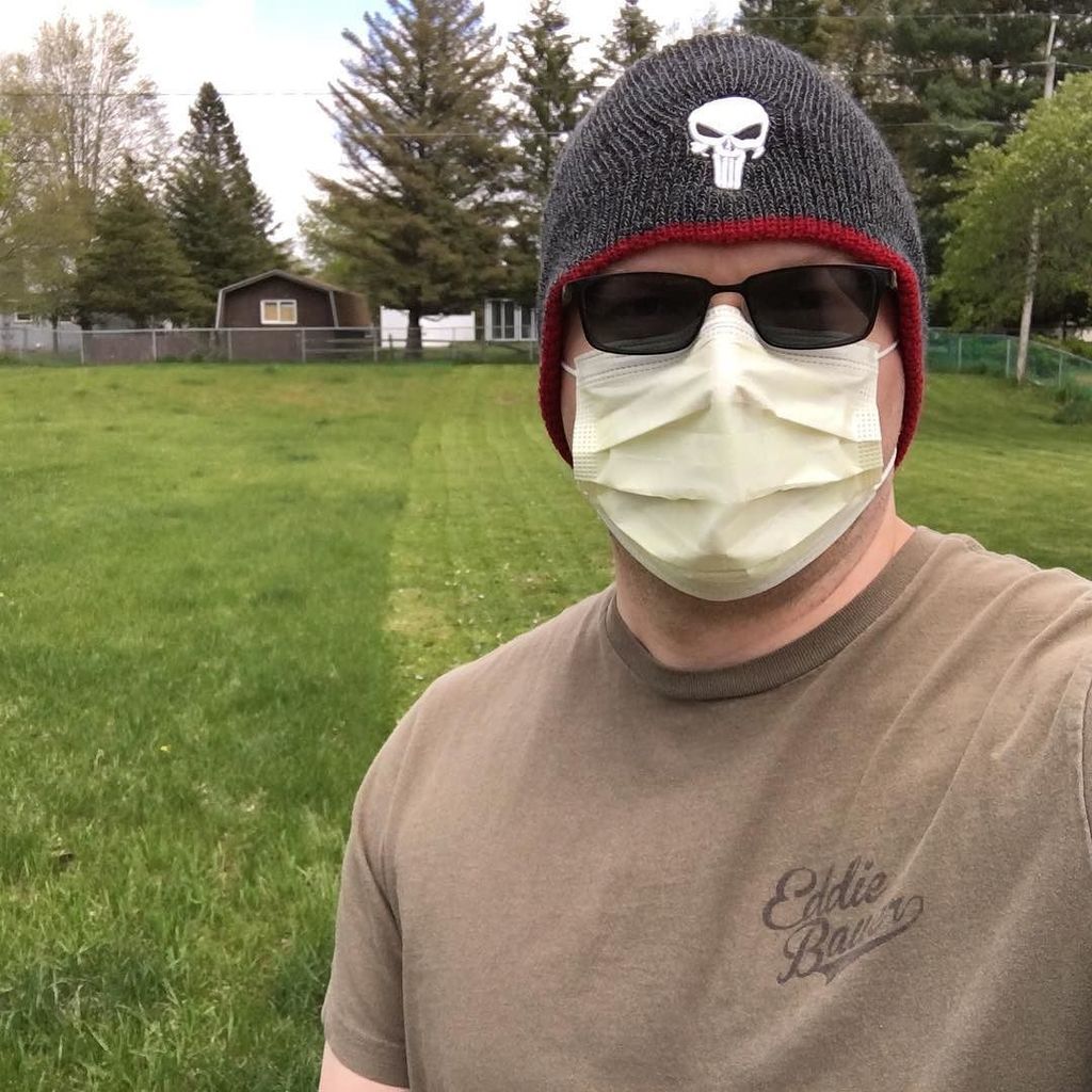 BasketMCGaming's tweet image. Mowing selfie #ihaveallergies #anditscold #punisher ift.tt/23T4bf9