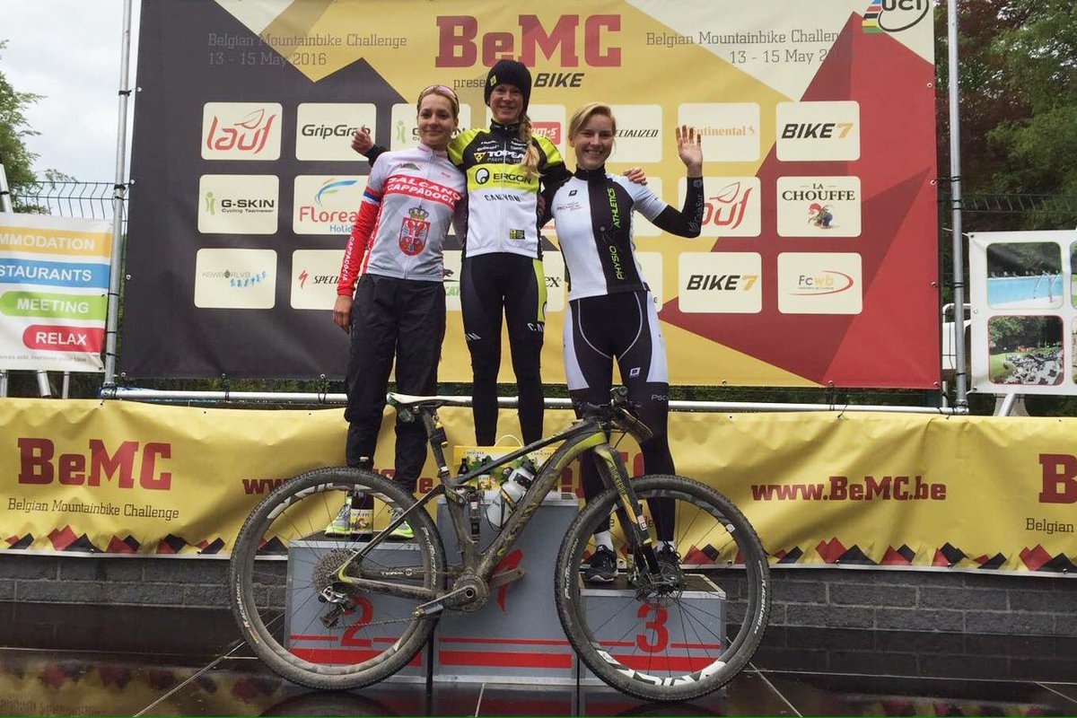 Crazy! Took leader Jersey today <a href="/BeMC_2012/">BeMC</a> after chasing back 20mins lost on stage 1 after mechanical! #nevergiveup