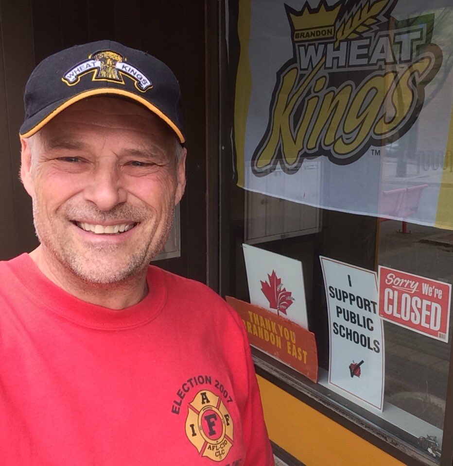 drewcaldwell's tweet photo. Closing/winding-up of old #BdnMb constituency office continues. Lots of great memories! #mbpoli #WorkingforBrandon https://t.co/9HsS9VHTA2