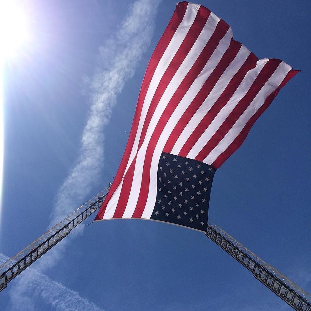 flagstiffy's tweet photo. #Repost @dana.esposito.fitness
・・・
Such an amazing flag! God Bless our country! ❤️🇺🇸
.
.
#… https://t.co/bsZA1QcJ1h https://t.co/mwToWdT1k2