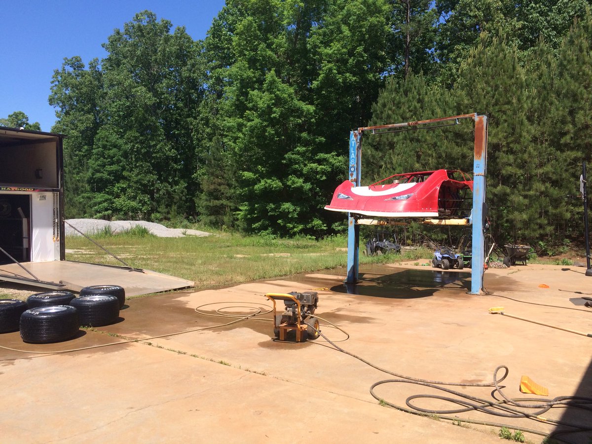 lamarhaygood's tweet photo. Wash day anybody want to help https://t.co/IfYtgGRsFx