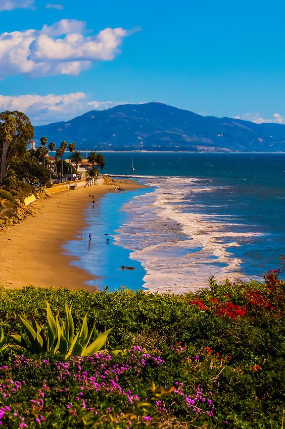 earth___planet's tweet photo. Butterfly Beach, Montecito (Santa Barbara), California #USA https://t.co/ljr8i3J6sa