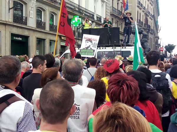 javierjuantur's tweet photo. Ahora .@DcaValle en #Sol anuncia #ASolConAndres: "El lunes nos ponemos en huelga de hambre".
#WorldDebout
#15may https://t.co/pqPP2TNsBc