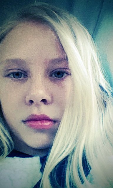 KittyMittens122's tweet photo. Selfies https://t.co/ekWDqeczx4