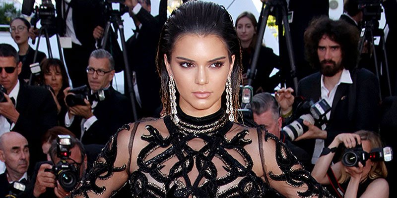 people's tweet photo. The naked dress is back! Kendall Jenner wears a snake-covered frock at #Cannes https://t.co/hCSwbJVVwG https://t.co/ir1ra3yBHU