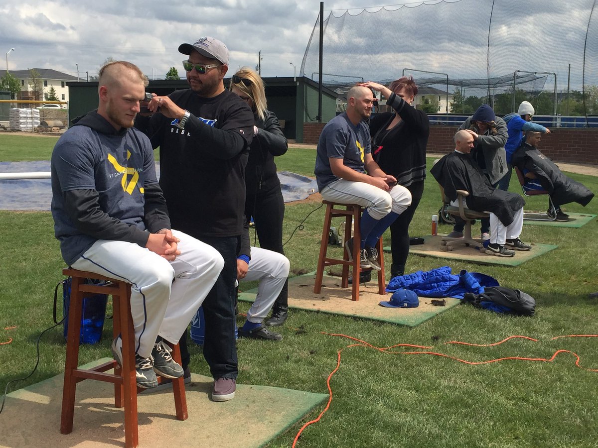 GoMastodons's tweet photo. Postgame haircuts today for @IPFWBaseball in support of @Vs_Cancer Foundation! #IPFWbb #GoDons https://t.co/Na5p12DCoA