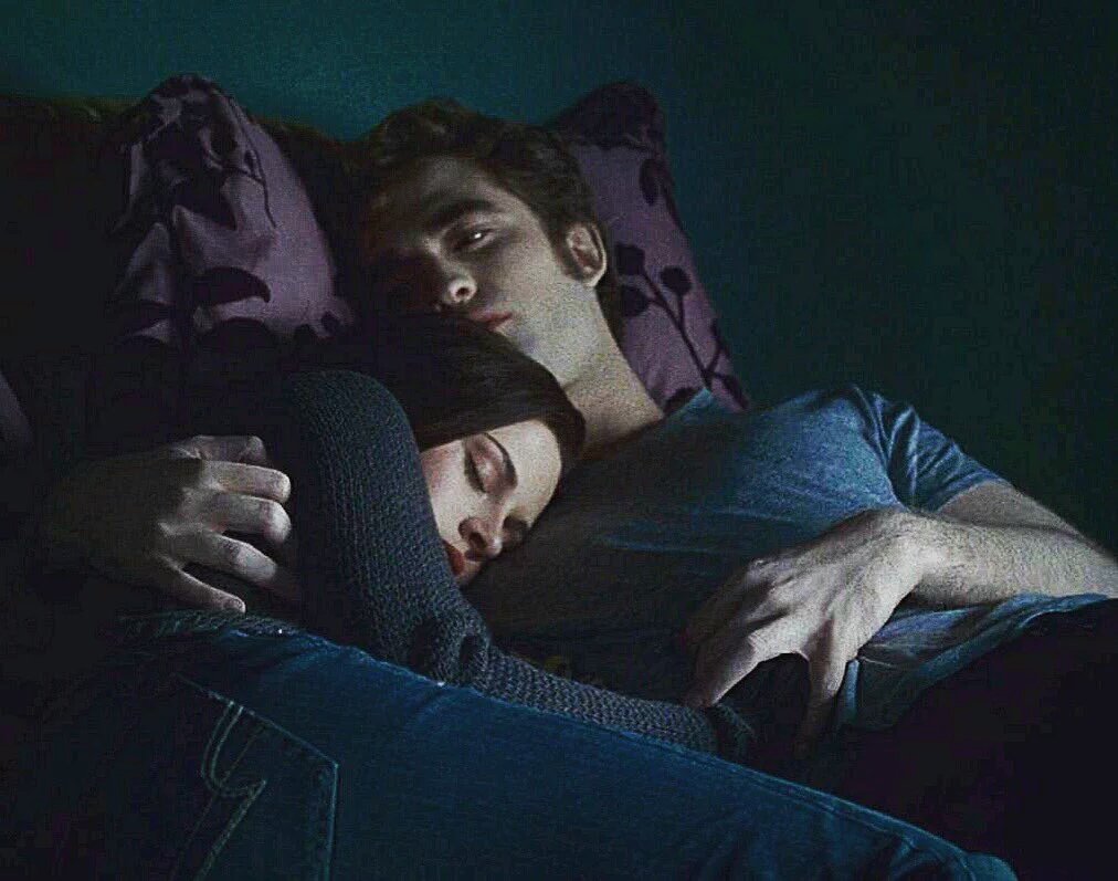 TwilightCrazy96's tweet photo. "You will alway's be my Bella, my Bella just less fragile." https://t.co/c6jb1bsnvh